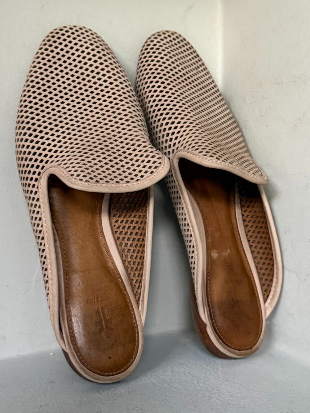 Frye Gwen Perf Slide Perforated Leather Mules Blush Tan Size 7